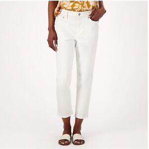 🐷🆕 Candace Cameron Bure White Cropped Jean